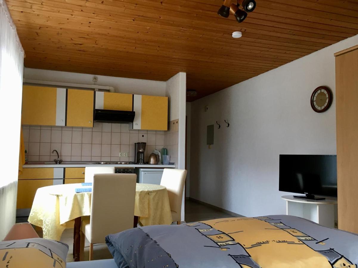 Ferienwohnung Am Kirschbaum 울딘겐물호펜 외부 사진